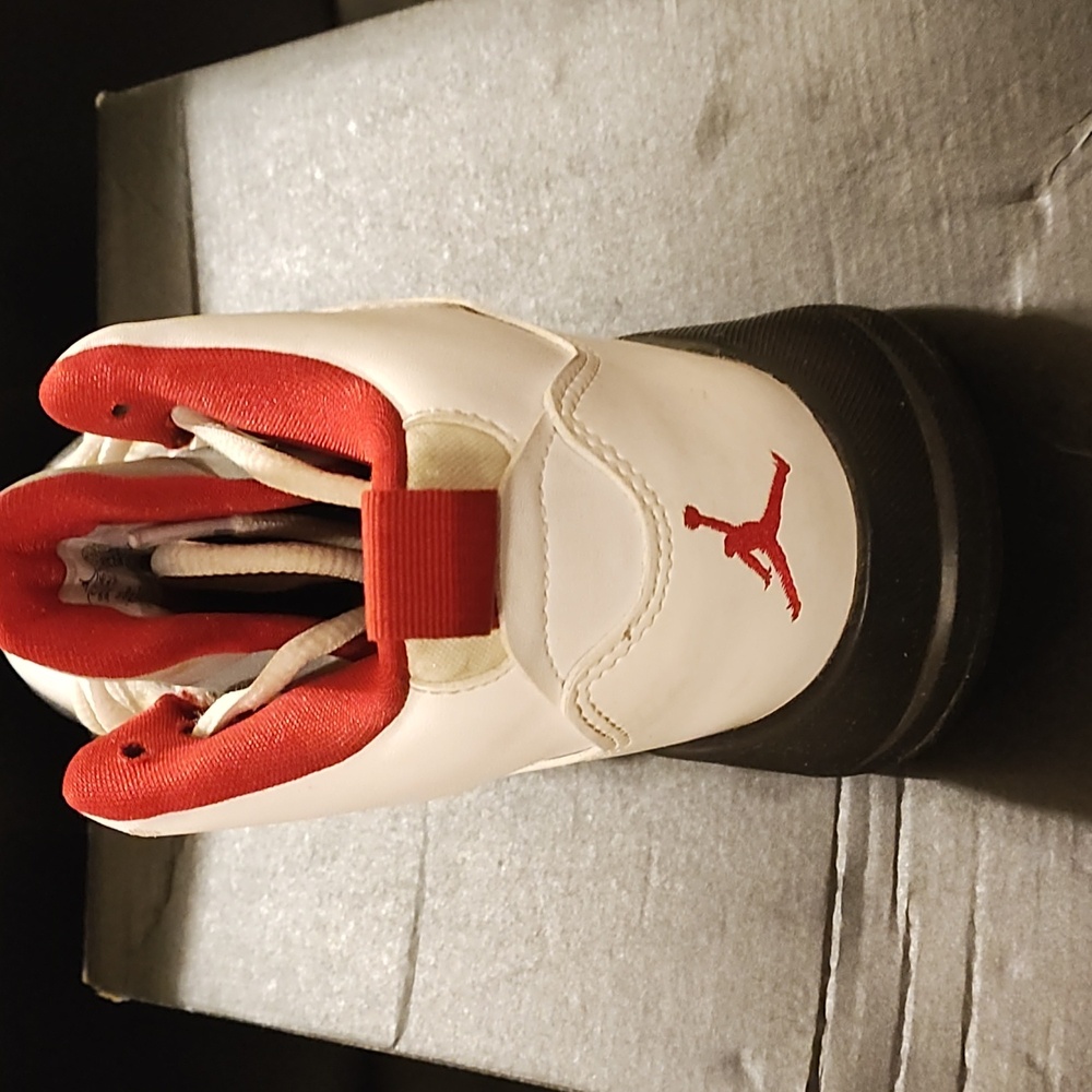 💫Air Jordan Sneakers in White and Red - Picture 4 of 5